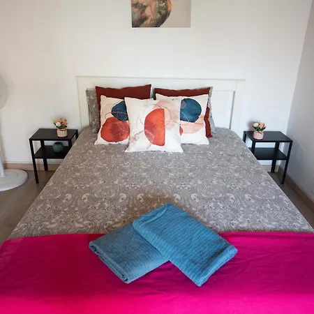 Albergue Eixample Private Beds *