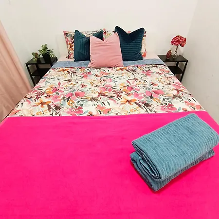 Eixample Private Beds Albergue